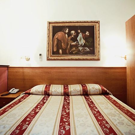 Hotel Saturnia ローマ 部屋 写真