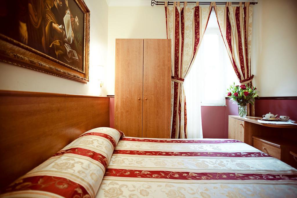 Hotel Saturnia ローマ 部屋 写真